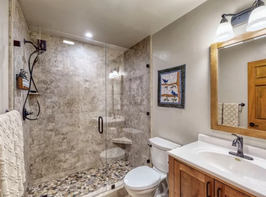 Beautifully updated en suite bathroom for 2nd bedroom.